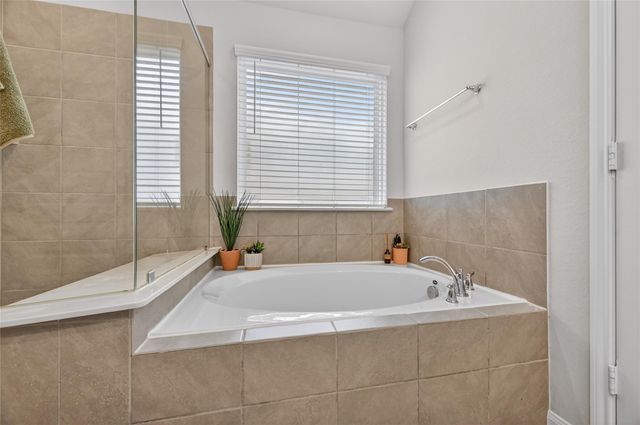 10109 Waterwall Lane, Texas City, TX 77591