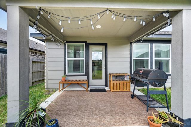 10109 Waterwall Lane, Texas City, TX 77591