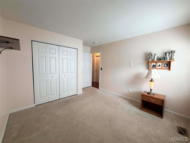 981 Koenig Drive, Godfrey, IL 62035
