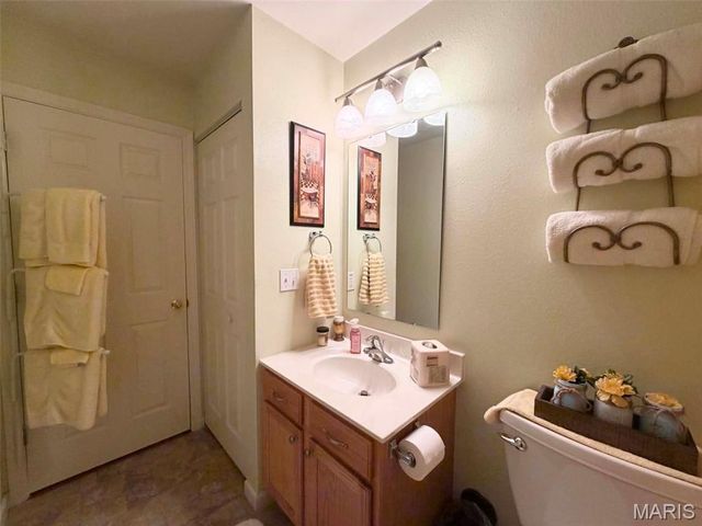 981 Koenig Drive, Godfrey, IL 62035