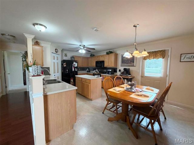 981 Koenig Drive, Godfrey, IL 62035