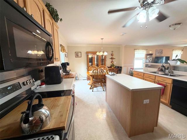 981 Koenig Drive, Godfrey, IL 62035