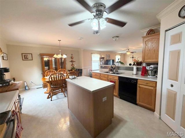 981 Koenig Drive, Godfrey, IL 62035