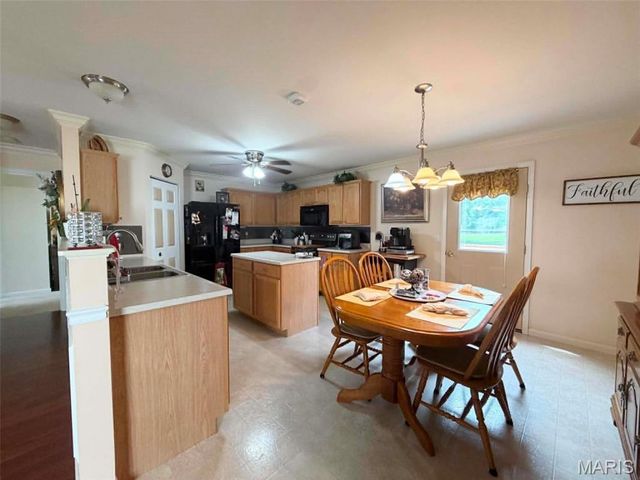 981 Koenig Drive, Godfrey, IL 62035
