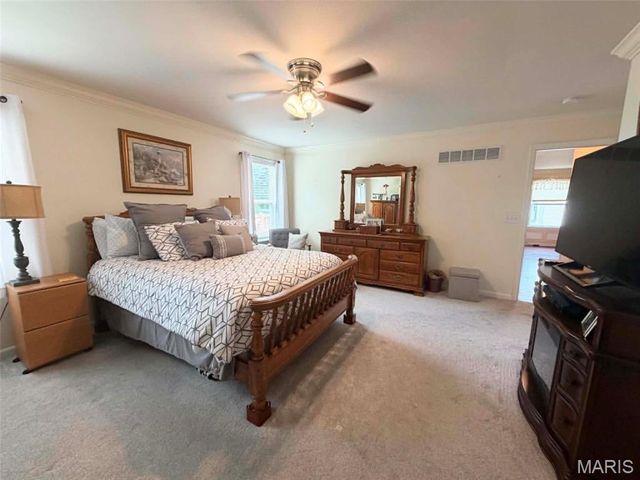 981 Koenig Drive, Godfrey, IL 62035