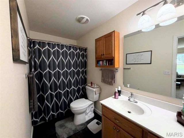 981 Koenig Drive, Godfrey, IL 62035