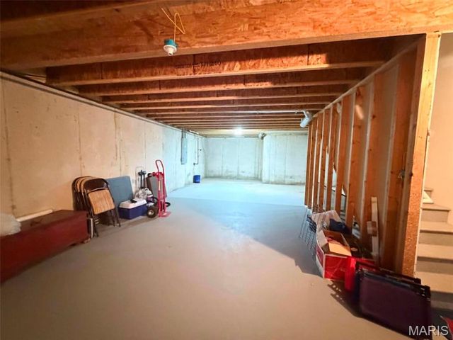 981 Koenig Drive, Godfrey, IL 62035