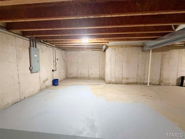 981 Koenig Drive, Godfrey, IL 62035