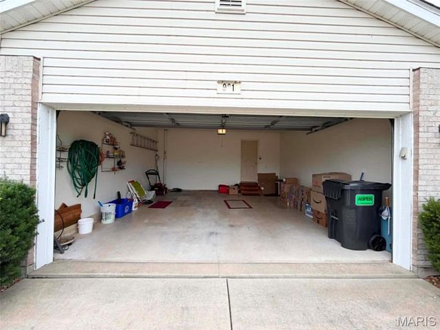 981 Koenig Drive, Godfrey, IL 62035