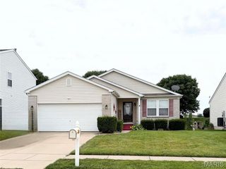 981 Koenig Drive, Godfrey, IL 62035