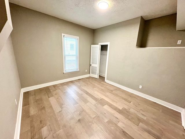 1728 N Sherman Avenue, Springfield, MO 65803