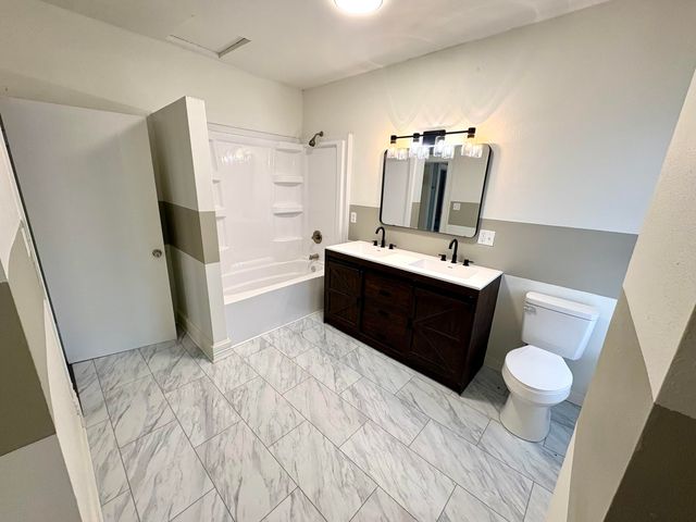 1728 N Sherman Avenue, Springfield, MO 65803