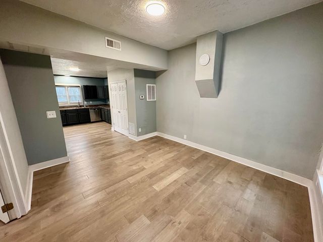 1728 N Sherman Avenue, Springfield, MO 65803
