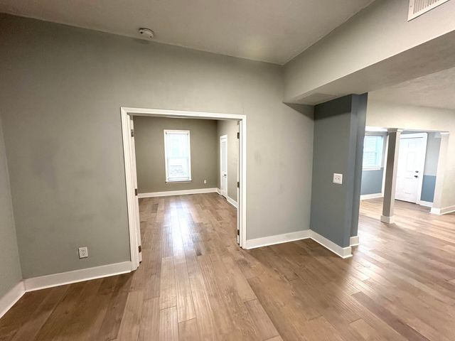 1728 N Sherman Avenue, Springfield, MO 65803