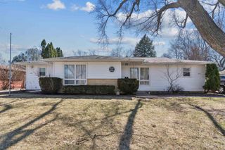 304/306 Julie Court, Waterloo, IA 50702