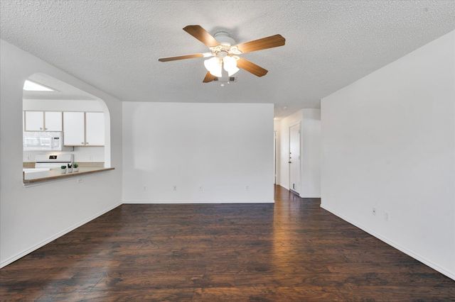 3602 Meadow Park DR, Round Rock, TX 78665