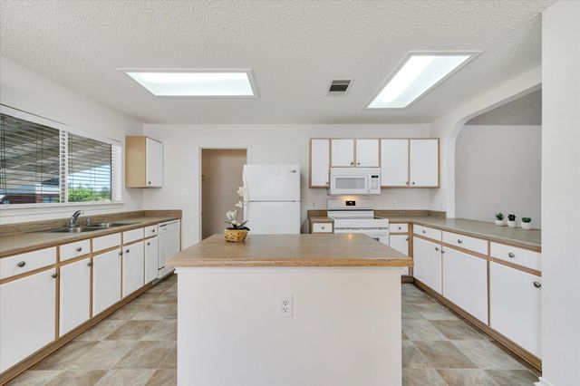 3602 Meadow Park DR, Round Rock, TX 78665