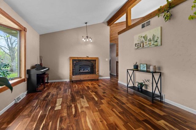 704 MILLER LANE COURT, Kaukauna, WI 54130