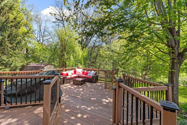 704 MILLER LANE COURT, Kaukauna, WI 54130