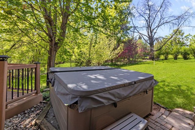 704 MILLER LANE COURT, Kaukauna, WI 54130