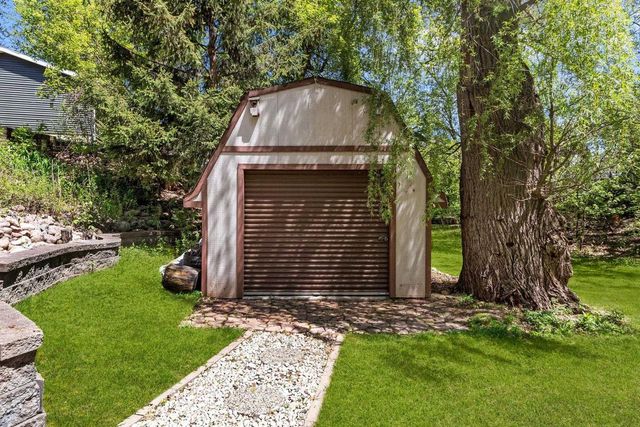 704 MILLER LANE COURT, Kaukauna, WI 54130