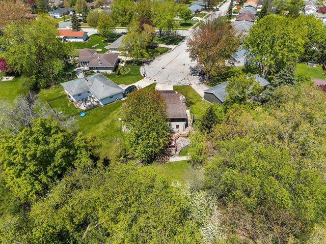 704 MILLER LANE COURT, Kaukauna, WI 54130