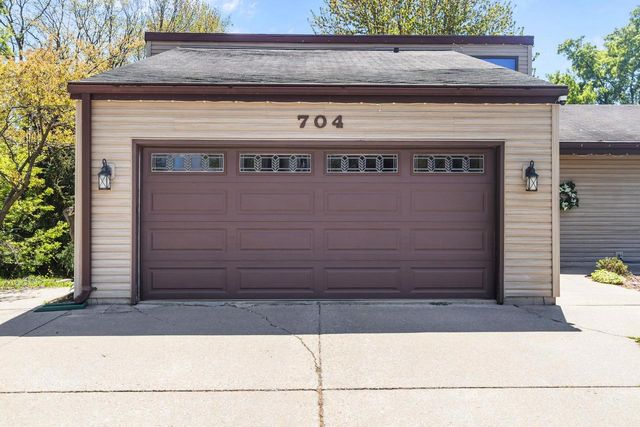 704 MILLER LANE COURT, Kaukauna, WI 54130