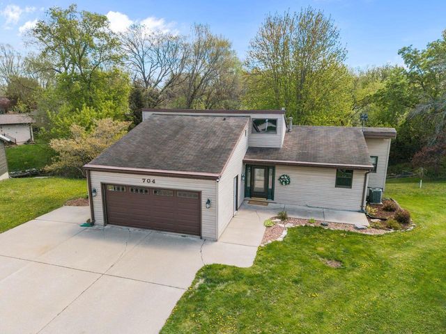 704 MILLER LANE COURT, Kaukauna, WI 54130