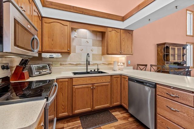 704 MILLER LANE COURT, Kaukauna, WI 54130