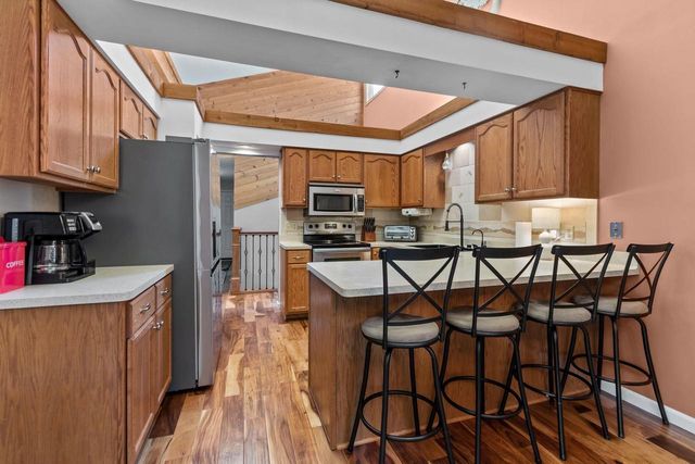 704 MILLER LANE COURT, Kaukauna, WI 54130