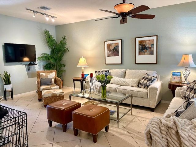 188 W Thatch Palm Circle, Jupiter, FL 33458