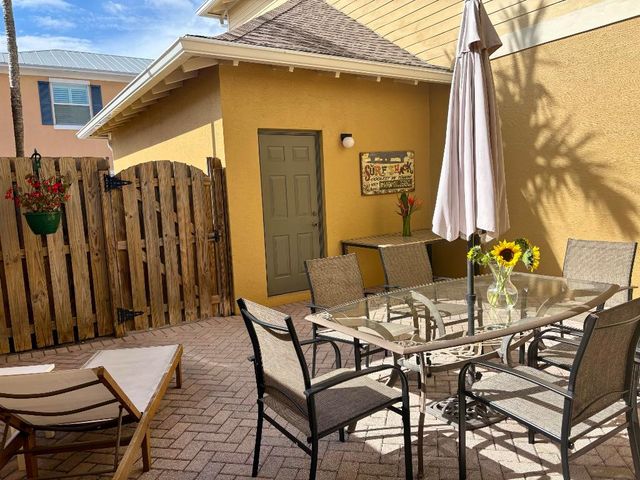 188 W Thatch Palm Circle, Jupiter, FL 33458