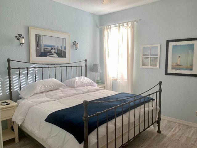 188 W Thatch Palm Circle, Jupiter, FL 33458