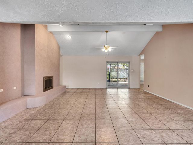 2819 Poplar Creek Lane, Pearland, TX 77584