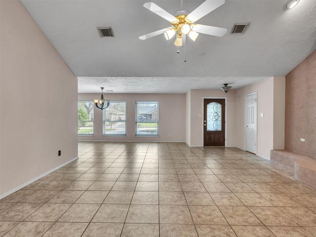 2819 Poplar Creek Lane, Pearland, TX 77584