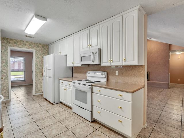 2819 Poplar Creek Lane, Pearland, TX 77584