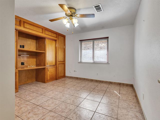 2819 Poplar Creek Lane, Pearland, TX 77584