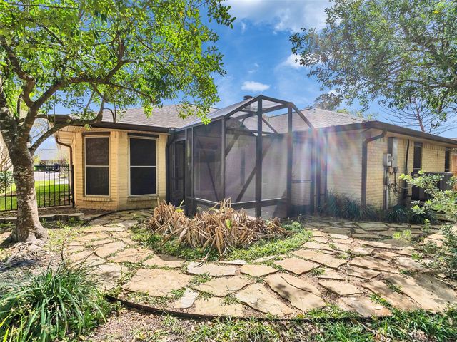 2819 Poplar Creek Lane, Pearland, TX 77584