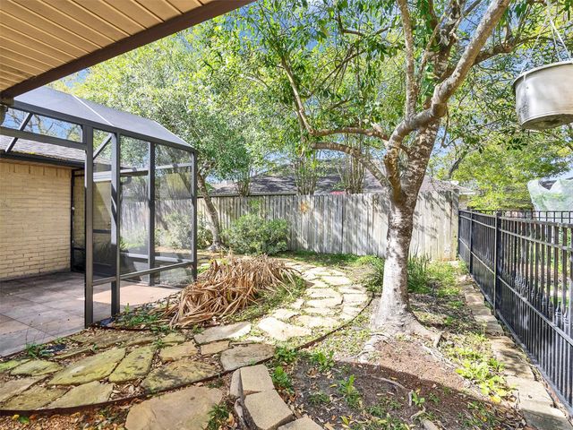 2819 Poplar Creek Lane, Pearland, TX 77584