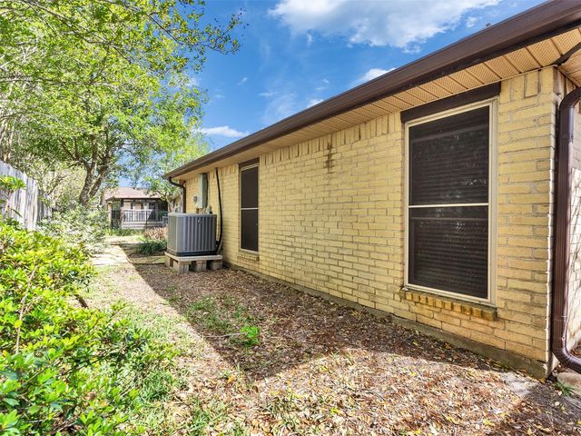 2819 Poplar Creek Lane, Pearland, TX 77584