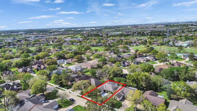 2819 Poplar Creek Lane, Pearland, TX 77584
