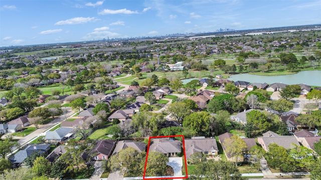 2819 Poplar Creek Lane, Pearland, TX 77584