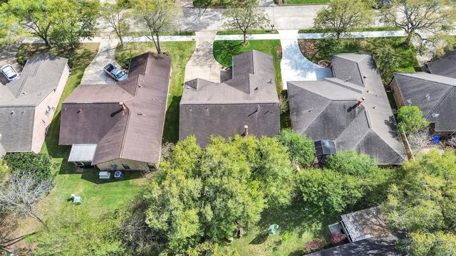 2819 Poplar Creek Lane, Pearland, TX 77584