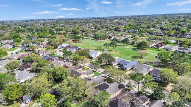 2819 Poplar Creek Lane, Pearland, TX 77584