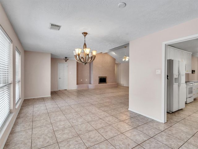 2819 Poplar Creek Lane, Pearland, TX 77584