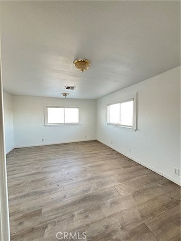 9950 Sonora Road, Phelan, CA 92371