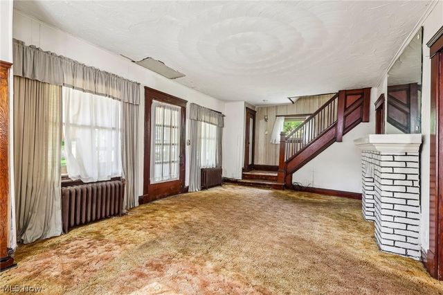 549 Parkdale Drive, Akron, OH 44307