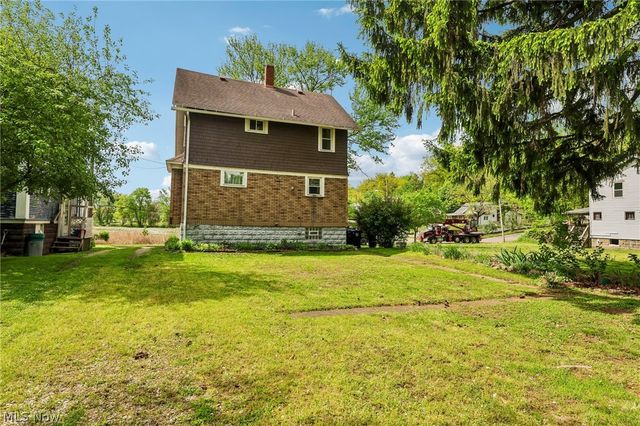 549 Parkdale Drive, Akron, OH 44307