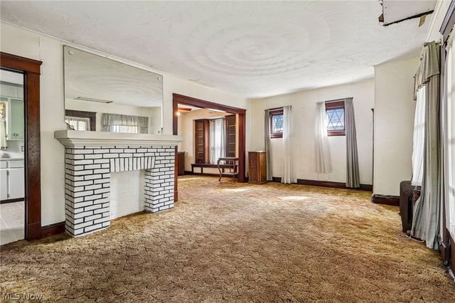 549 Parkdale Drive, Akron, OH 44307