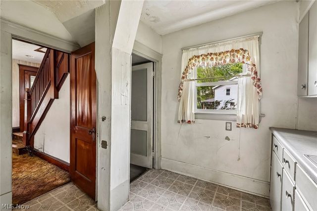 549 Parkdale Drive, Akron, OH 44307